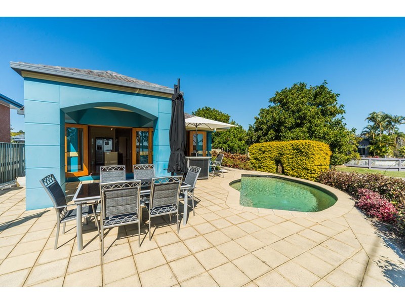 33 The Esplanade, Coombabah QLD 4216