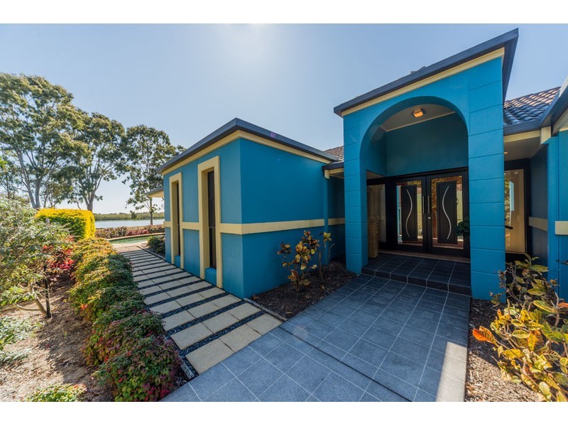 33 The Esplanade, Coombabah QLD 4216