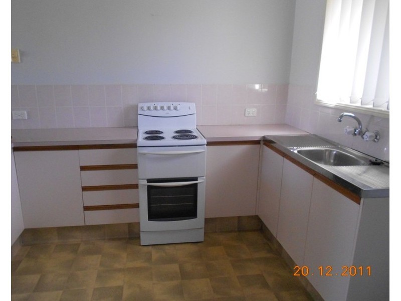 2/348 Government Road, Labrador QLD 4215