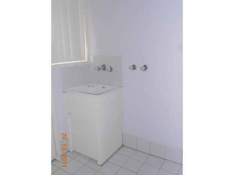 2/348 Government Road, Labrador QLD 4215