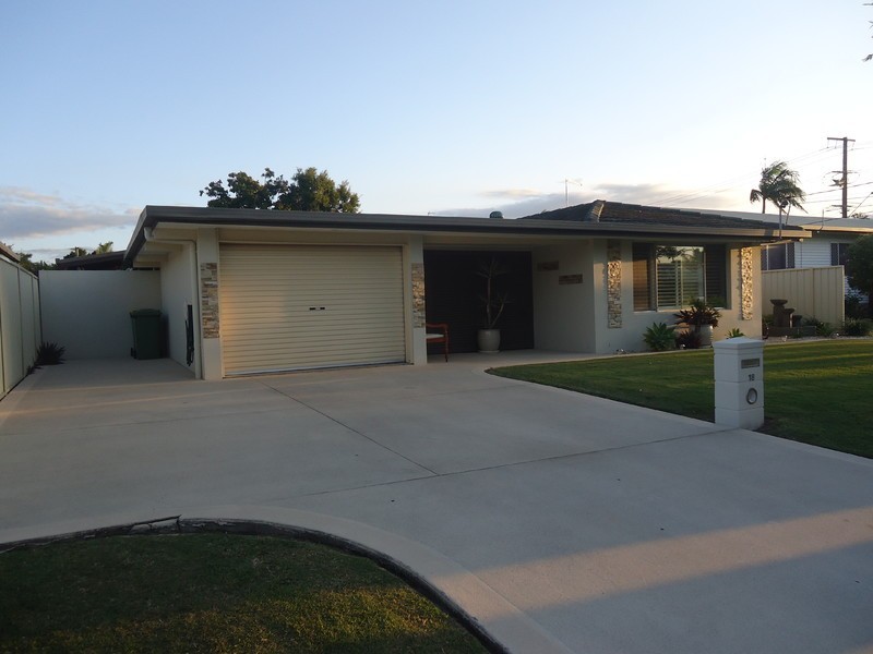 18 St Nicholas Street, Runaway Bay QLD 4216