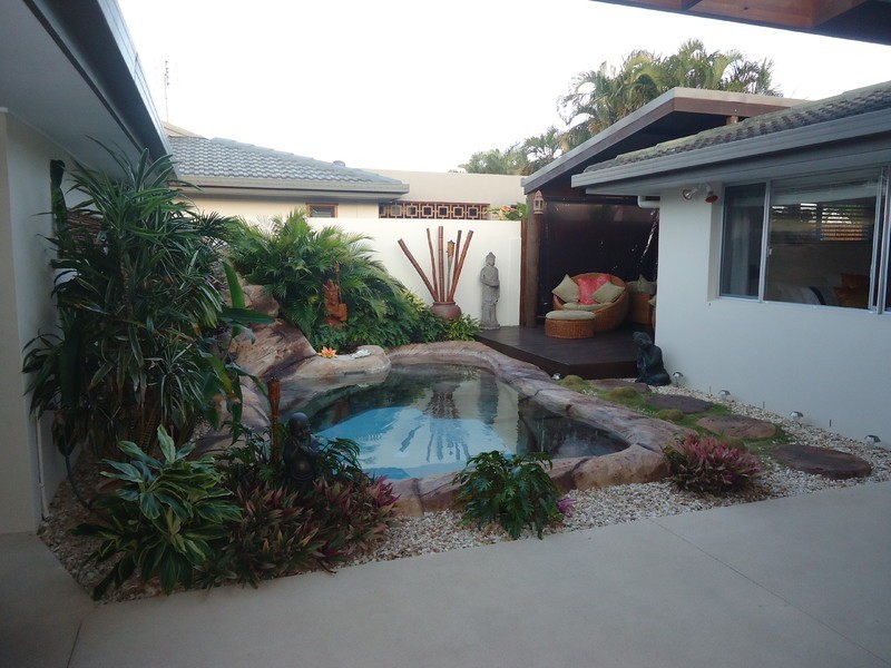 18 St Nicholas Street, Runaway Bay QLD 4216