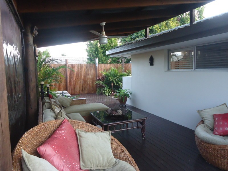 18 St Nicholas Street, Runaway Bay QLD 4216