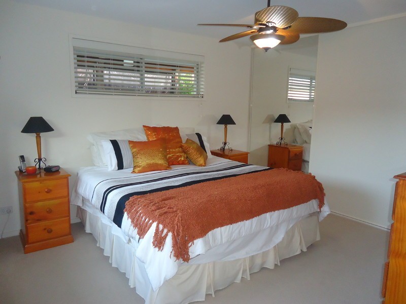 18 St Nicholas Street, Runaway Bay QLD 4216