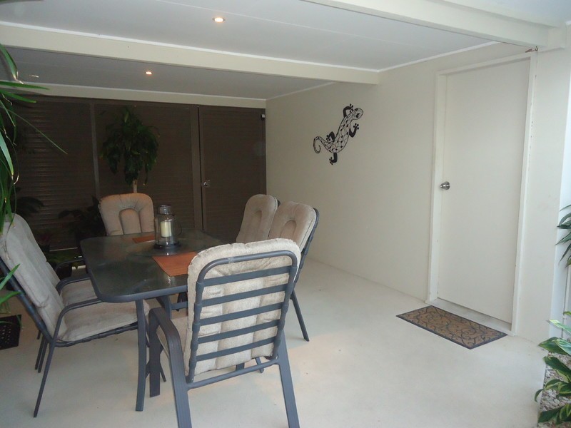 18 St Nicholas Street, Runaway Bay QLD 4216