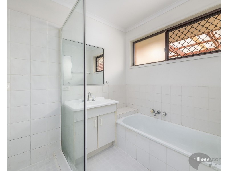 1/6 Robin Joy Close, Labrador QLD 4215