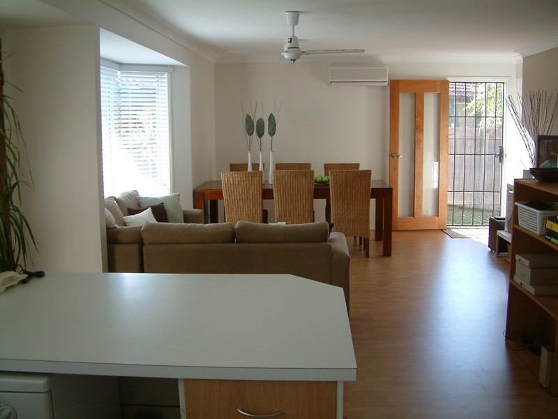 1/16 Stephanie Court, Labrador QLD 4215