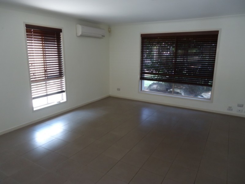 22 Henry Cotton Drive, Parkwood QLD 4214