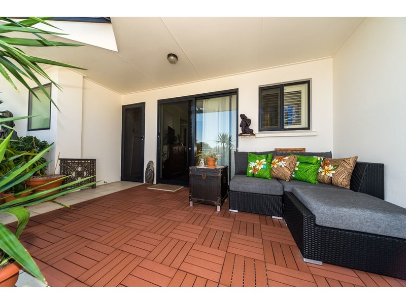 322/392-398 Marine Parade, Labrador QLD 4215