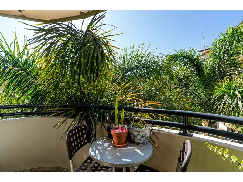 322/392-398 Marine Parade, Labrador QLD 4215