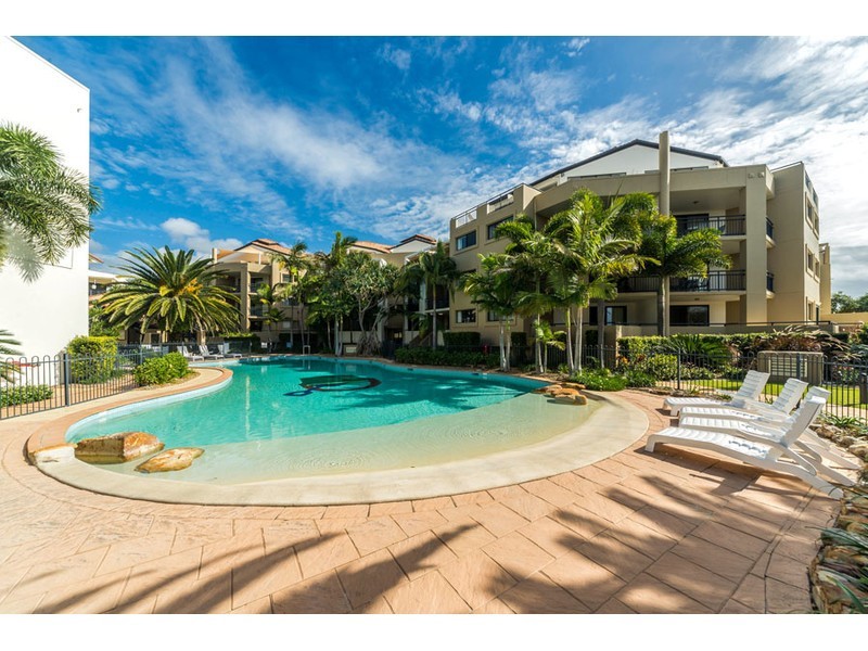 322/392-398 Marine Parade, Labrador QLD 4215