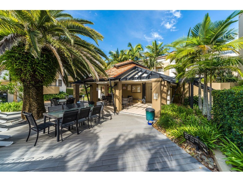 322/392-398 Marine Parade, Labrador QLD 4215