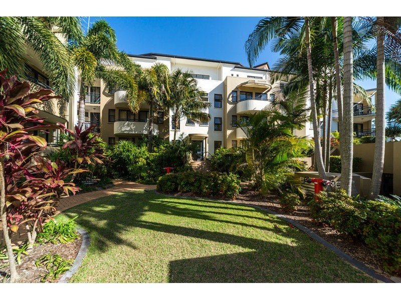 322/392-398 Marine Parade, Labrador QLD 4215