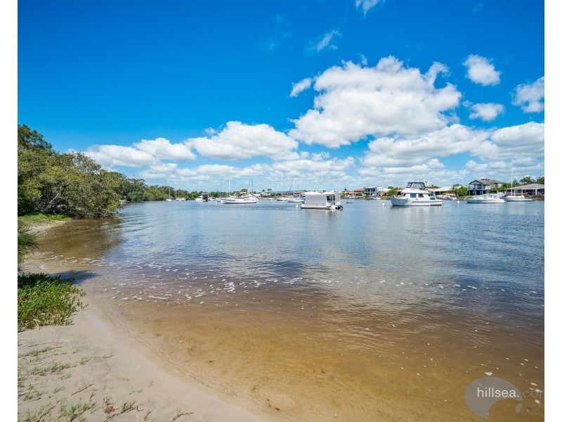 35 Paradise Parade, Paradise Point QLD 4216