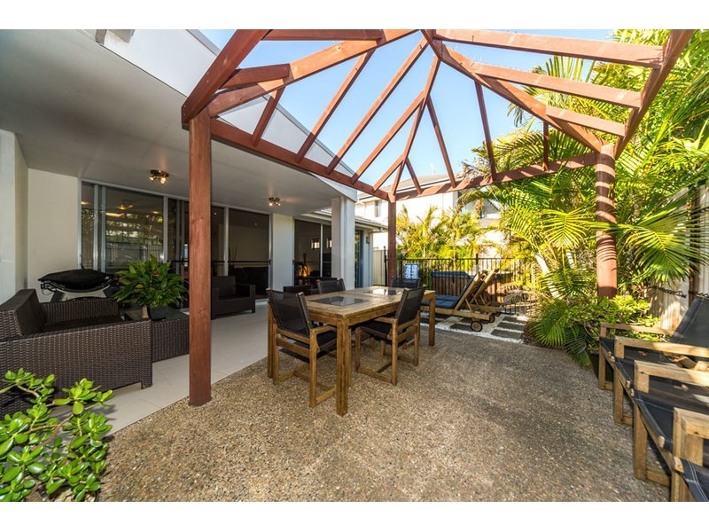 9 Iridium Drive, Hope Island QLD 4212
