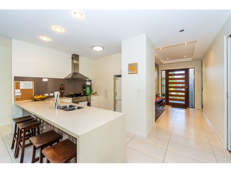 9 Iridium Drive, Hope Island QLD 4212