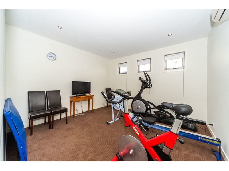 9 Iridium Drive, Hope Island QLD 4212