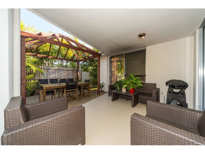 9 Iridium Drive, Hope Island QLD 4212