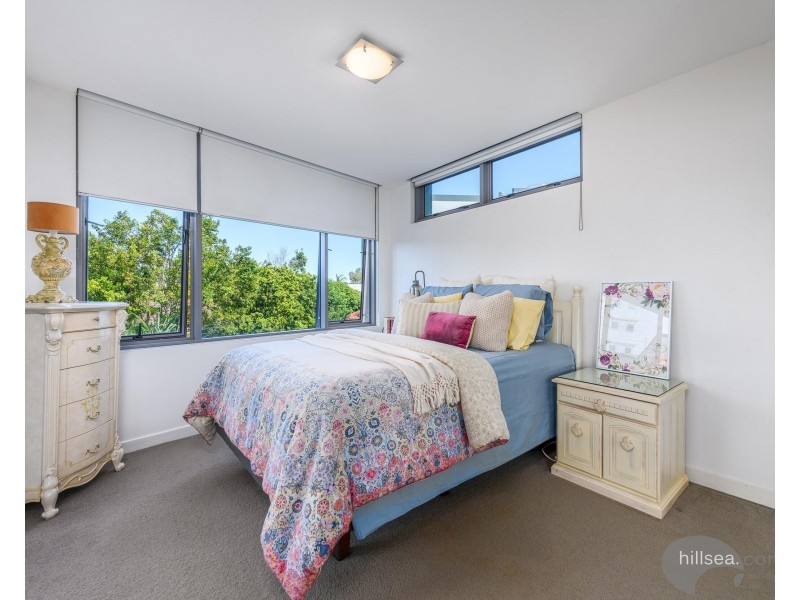 1201/438 Marine Parade, Biggera Waters QLD 4216