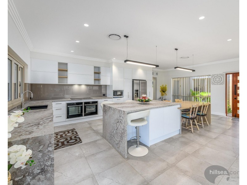 340 Bayview Street, Hollywell QLD 4216