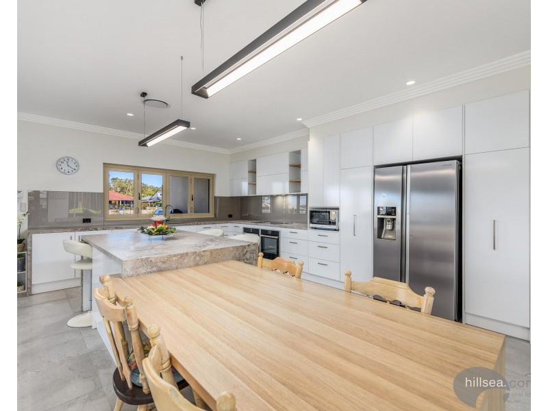 340 Bayview Street, Hollywell QLD 4216