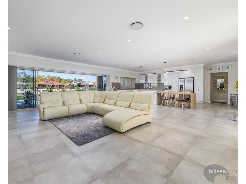 340 Bayview Street, Hollywell QLD 4216