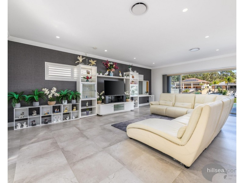 340 Bayview Street, Hollywell QLD 4216