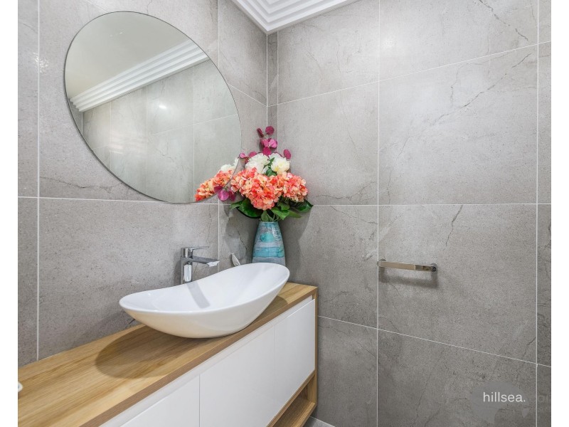 340 Bayview Street, Hollywell QLD 4216