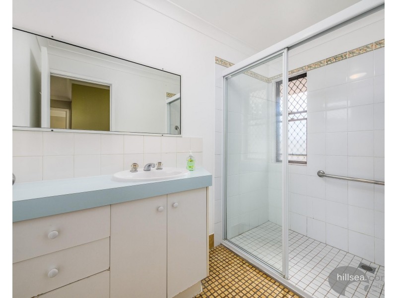 1/36 Government Road, Labrador QLD 4215