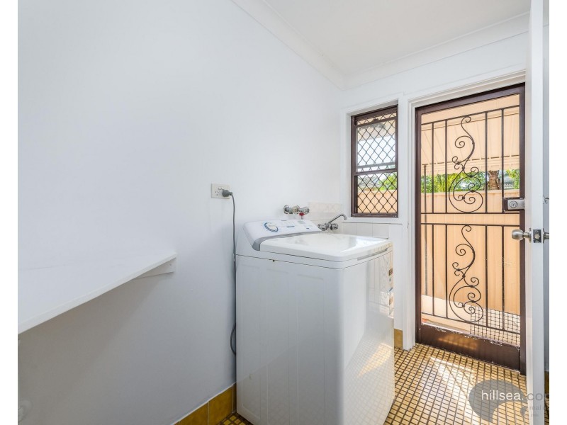 1/36 Government Road, Labrador QLD 4215