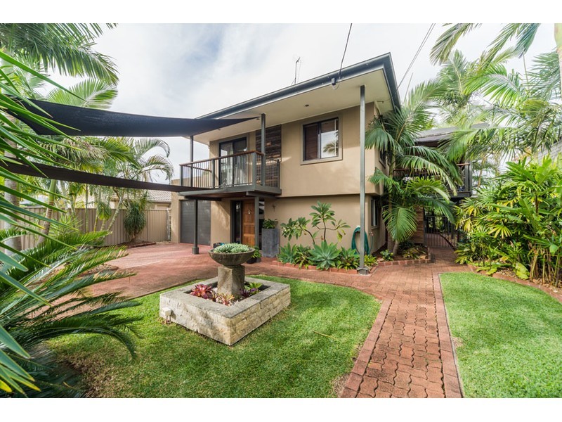 19 Ashgrove Avenue, Runaway Bay QLD 4216