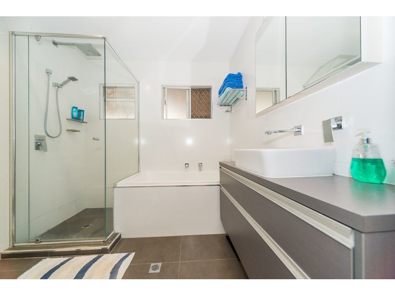 19 Ashgrove Avenue, Runaway Bay QLD 4216