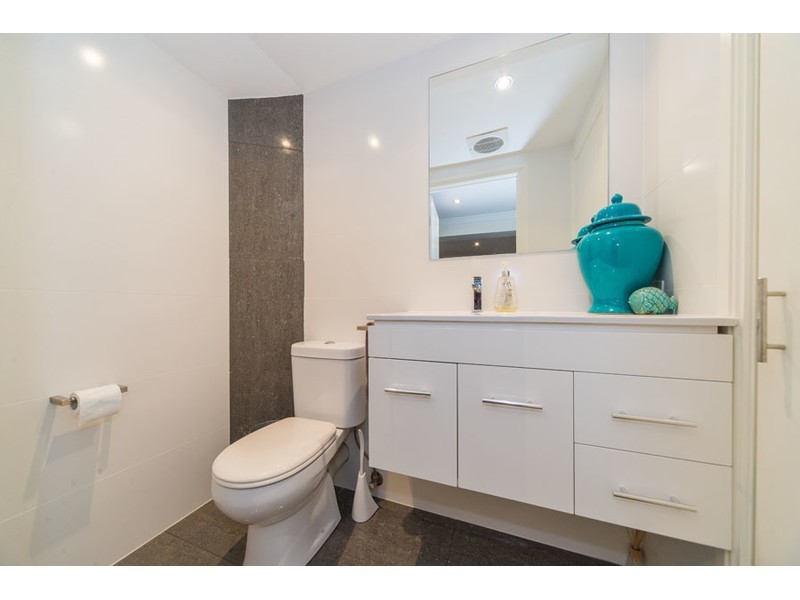 19 Ashgrove Avenue, Runaway Bay QLD 4216