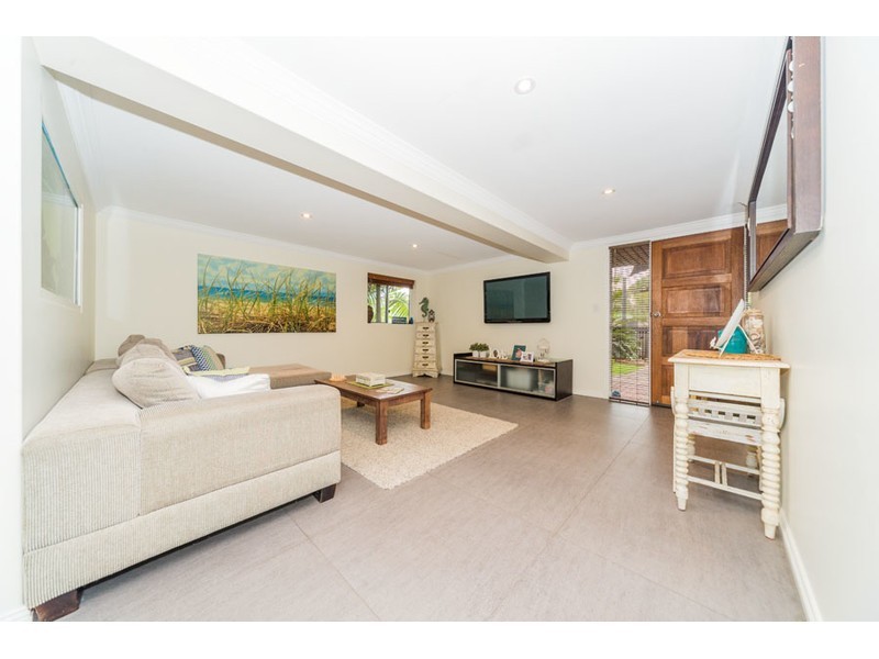 19 Ashgrove Avenue, Runaway Bay QLD 4216