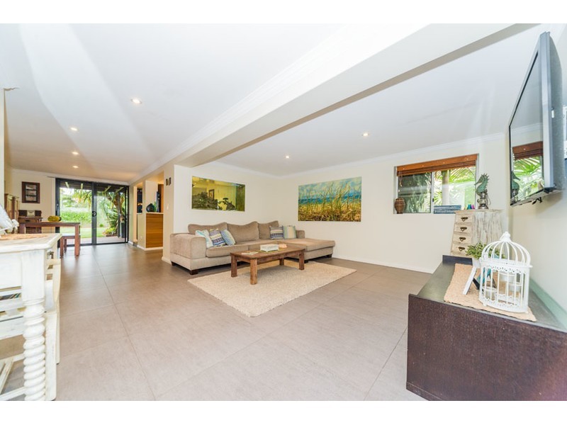 19 Ashgrove Avenue, Runaway Bay QLD 4216