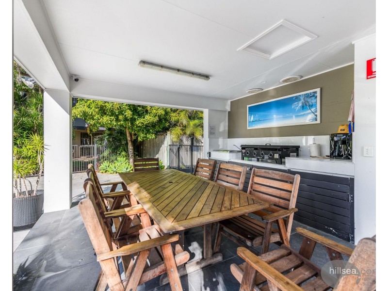 17/82-86 Limetree Parade, Runaway Bay QLD 4216