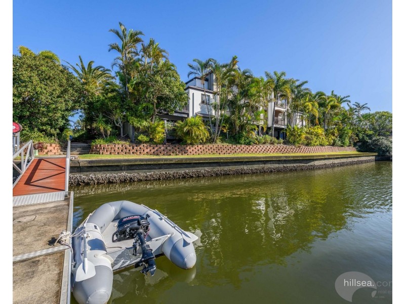 17/82-86 Limetree Parade, Runaway Bay QLD 4216