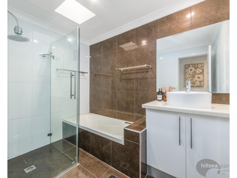 17/601 Pine Ridge Road, Biggera Waters QLD 4216