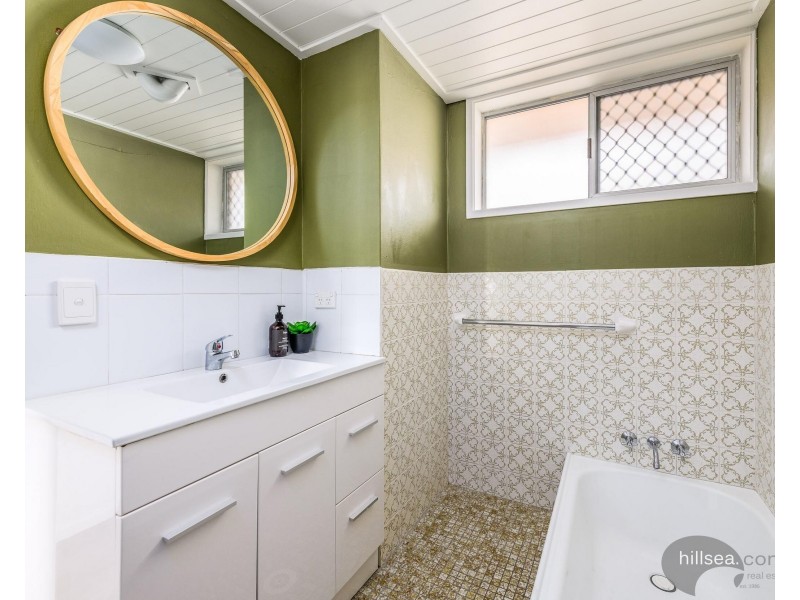 2/30 Labrador Street, Labrador QLD 4215