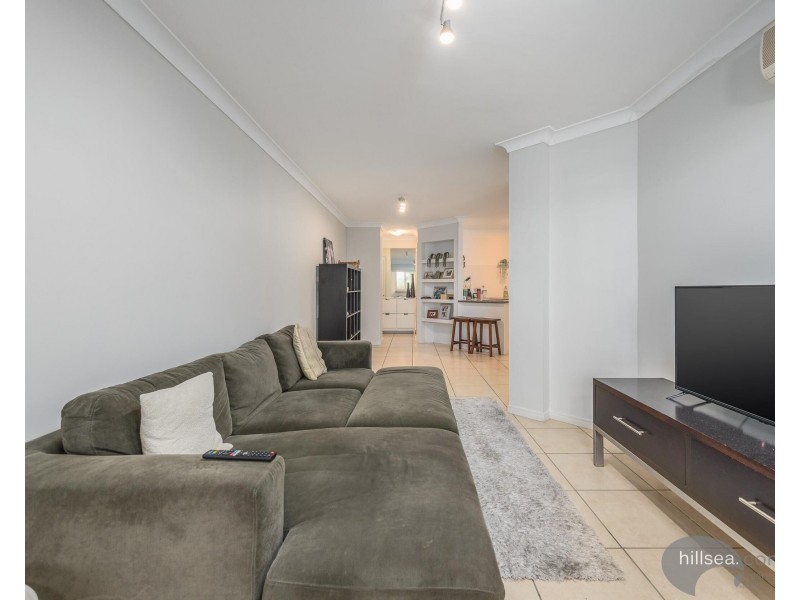 17/89-91 Bayview Street, Runaway Bay QLD 4216