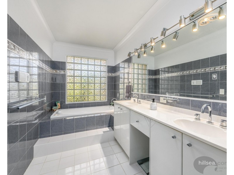 1/33 Nankeen Avenue, Paradise Point QLD 4216