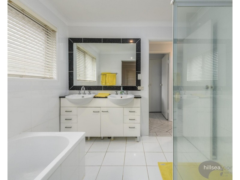 10 Rason Way, Coombabah QLD 4216