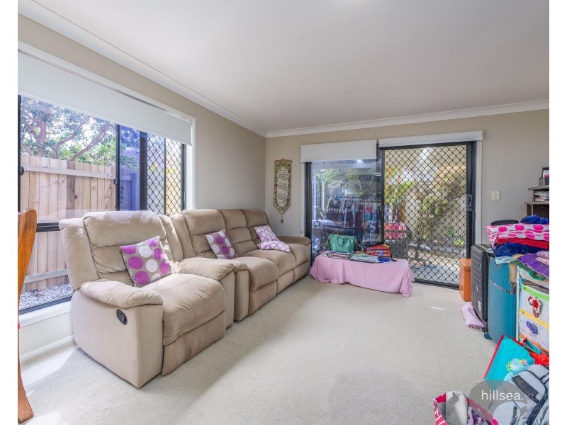 1/15 Gemma Glade, Labrador QLD 4215
