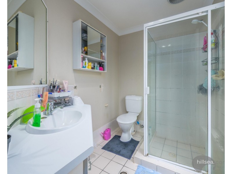 1/15 Gemma Glade, Labrador QLD 4215