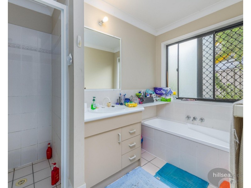 1/15 Gemma Glade, Labrador QLD 4215