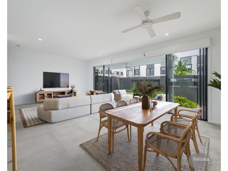 33/35 Grant Avenue, Hope Island QLD 4212