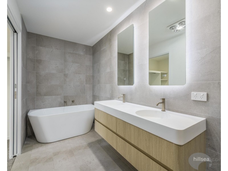 33/35 Grant Avenue, Hope Island QLD 4212