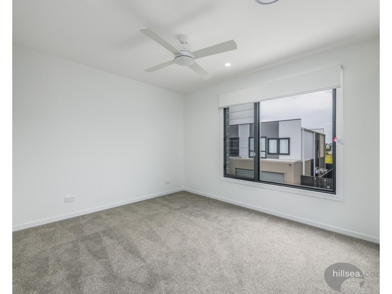 33/35 Grant Avenue, Hope Island QLD 4212