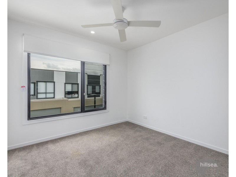 33/35 Grant Avenue, Hope Island QLD 4212