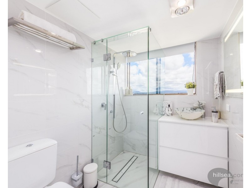 61/9 Bayview Street, Runaway Bay QLD 4216